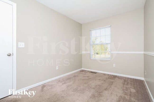Building Photo - 8 Sandpiper Ct