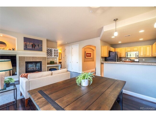 Building Photo - Beautiful 2 bedroom Condo in Uptown Area