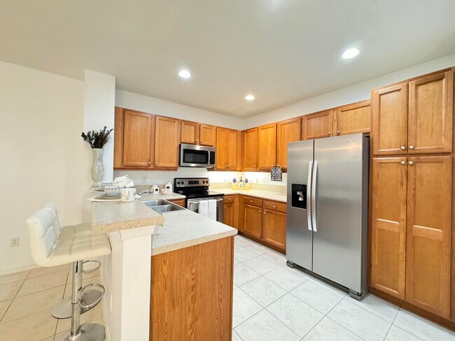 Building Photo - 1019 W Longport Cir