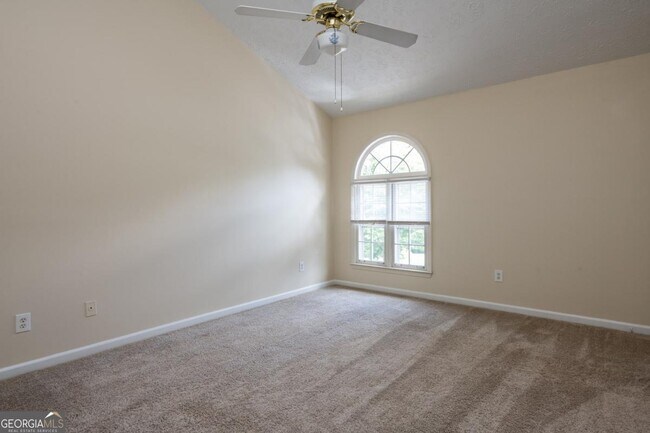 Building Photo - 4028 Elm St