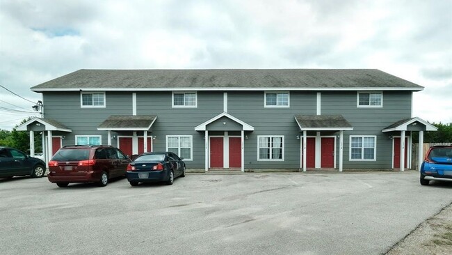 Building Photo - 107 Castleberry Ct