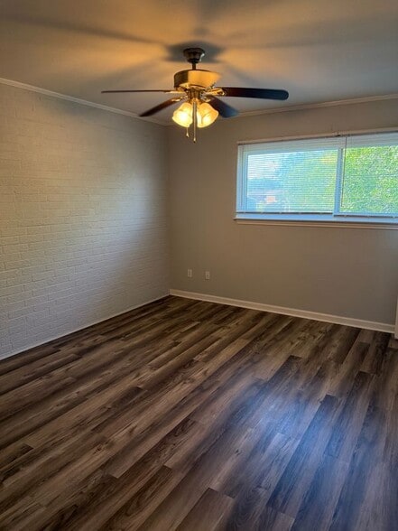 Building Photo - 3350 Louisiana 1 2