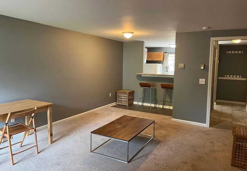 Building Photo - 42 N Main St