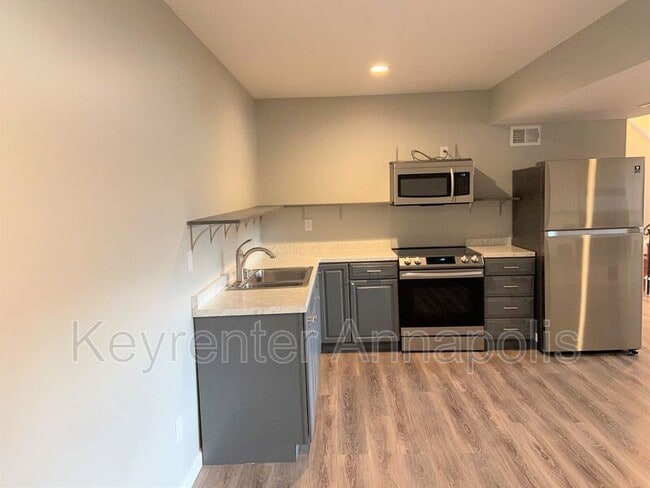 Building Photo - 840 Valentine View