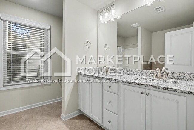 Building Photo - 256 W L Miller Dr