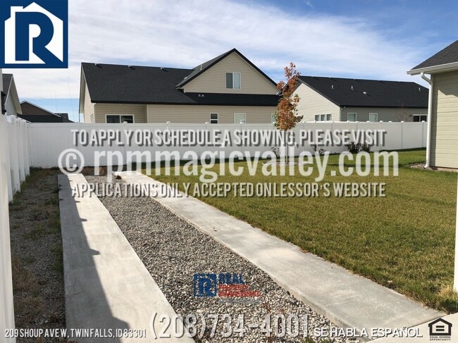 Building Photo - New 3 Bed 2 Bath home