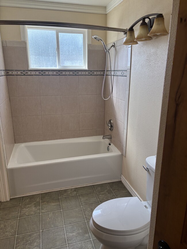 Building Photo - BE-0110