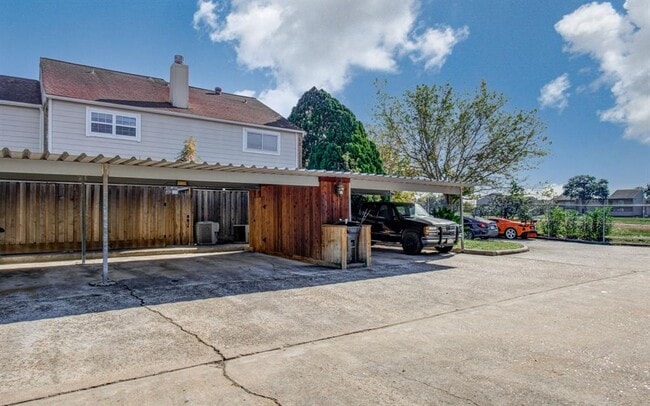 Building Photo - 9495 Fondren Rd