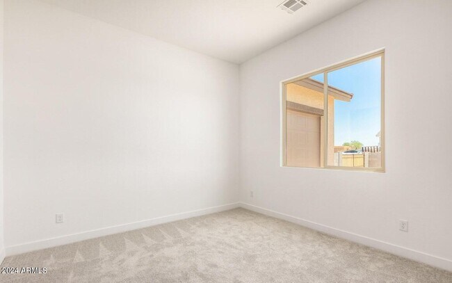 Building Photo - 10131 W Camino De Oro
