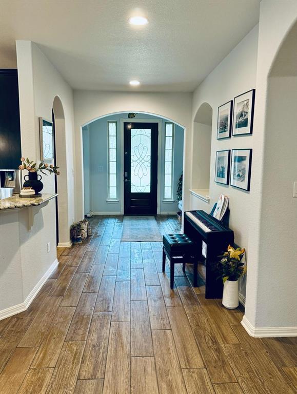 Building Photo - 2208 Cabrillo Path