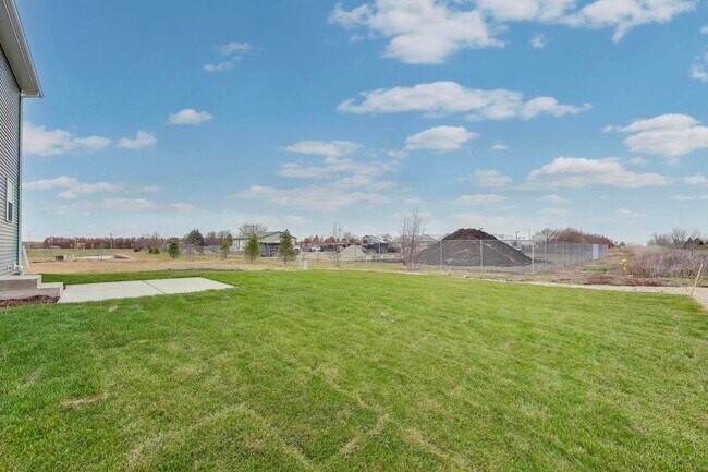 Building Photo - 2240 Bent Grass Wy