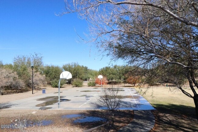 Building Photo - Beautiful 3Bed & 2Bath w/ Den, near Davis Monthan, Vail school district
