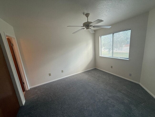 Building Photo - 5520 Stonewall Pl