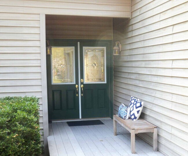 Building Photo - 4 Bedroom || 3 Bathroom home on Leesville ...