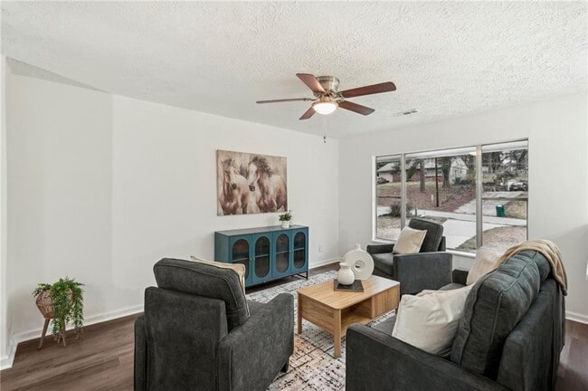 Building Photo - 4042 Sweetbriar Ln