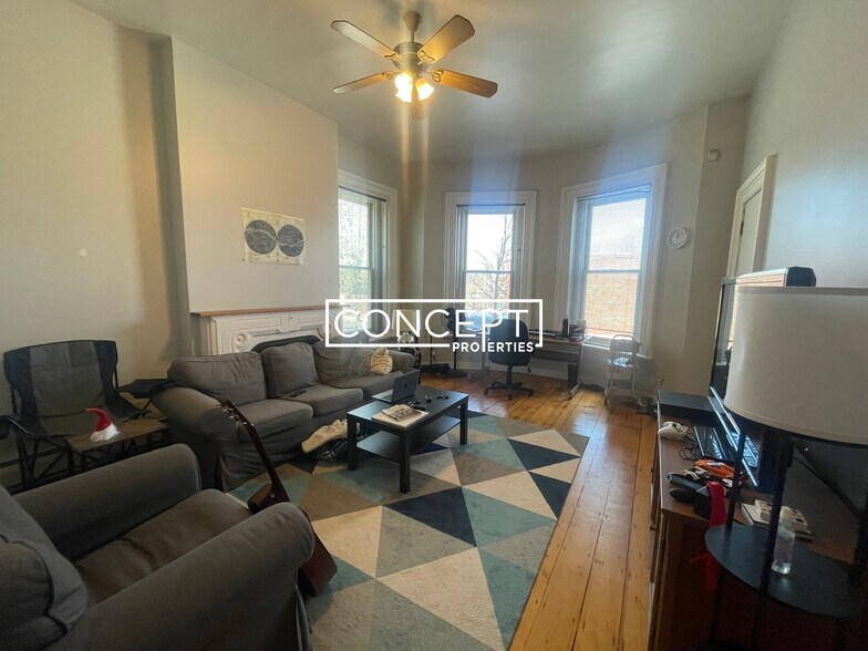 Building Photo - 8 Centre St