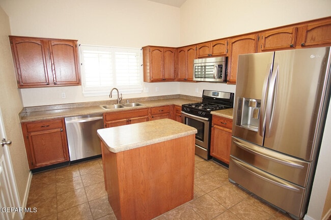 Building Photo - 7133 Mesquite Tree Ln