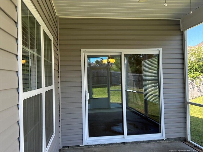 Building Photo - 498 New Castle Ln