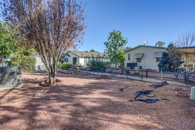 Building Photo - 3 bedroom, 2 bathroom home in 55+ Community of The Villages at Lynx Creek