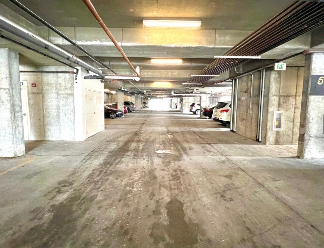 Building Photo - 175 Albion Village Way