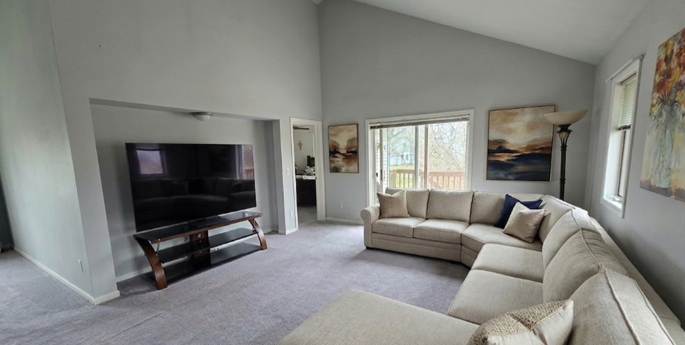 Building Photo - W162N11659 Park Ave