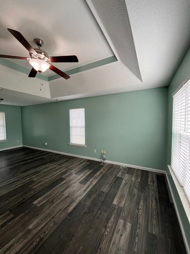 Building Photo - 5832 Barkley Ln