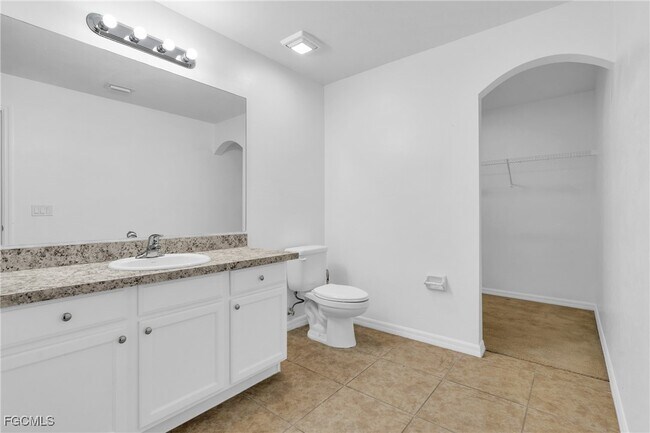 Building Photo - 1601 SW 12th Terrace