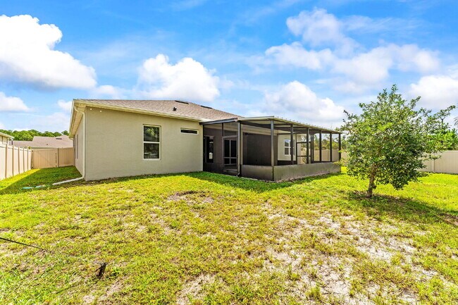 Building Photo - Spacious 4-Bedroom Home with 3 Full Baths ...
