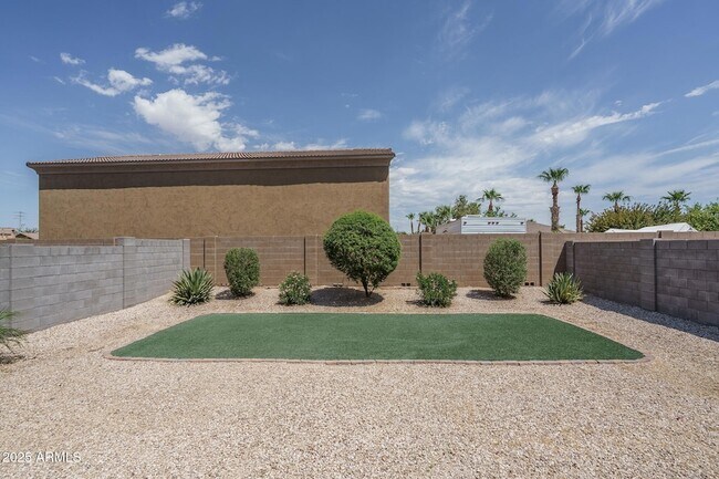 Building Photo - 17072 W Alice Ave