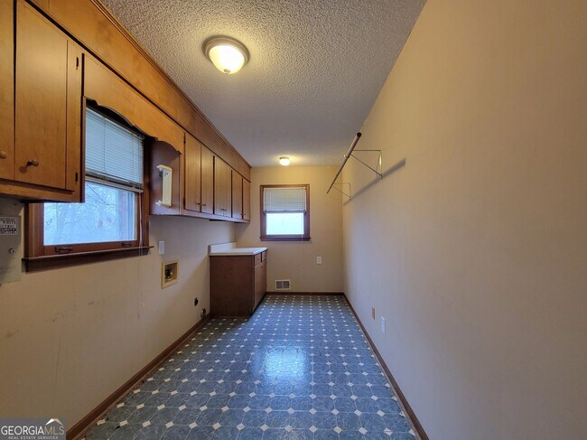 Building Photo - 788 Harrison Mill Rd