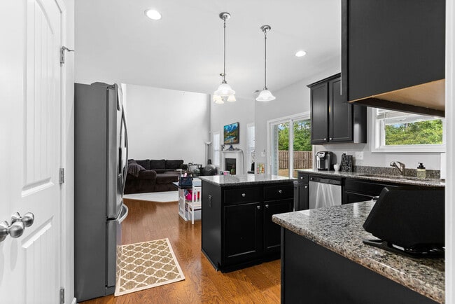 Building Photo - 135 Regatta Way