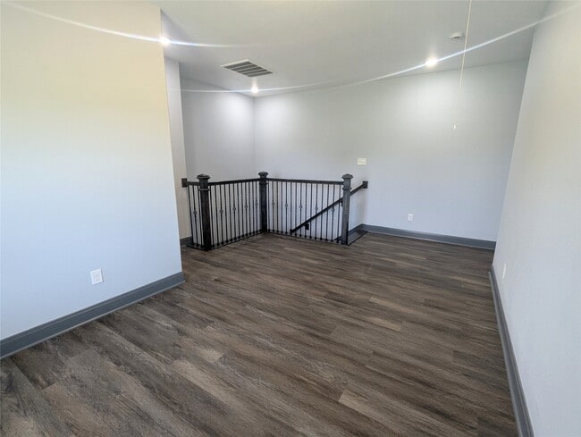 Building Photo - 1028 Francis Dr