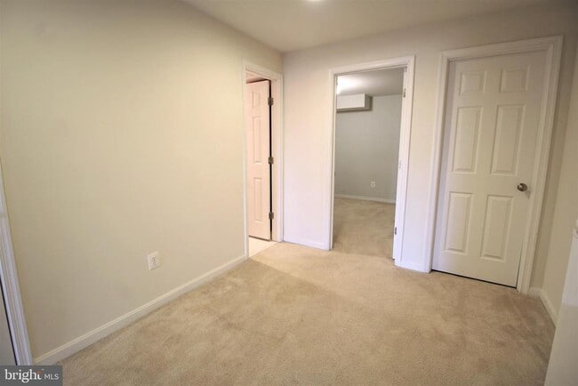 Building Photo - 2432 Battery Hill Cir