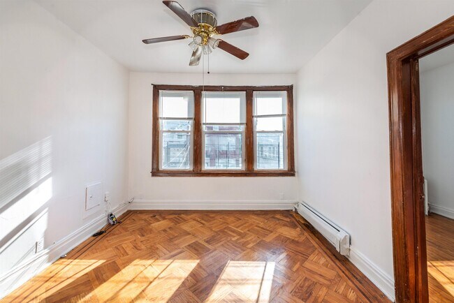 Building Photo - 46 Spruce St