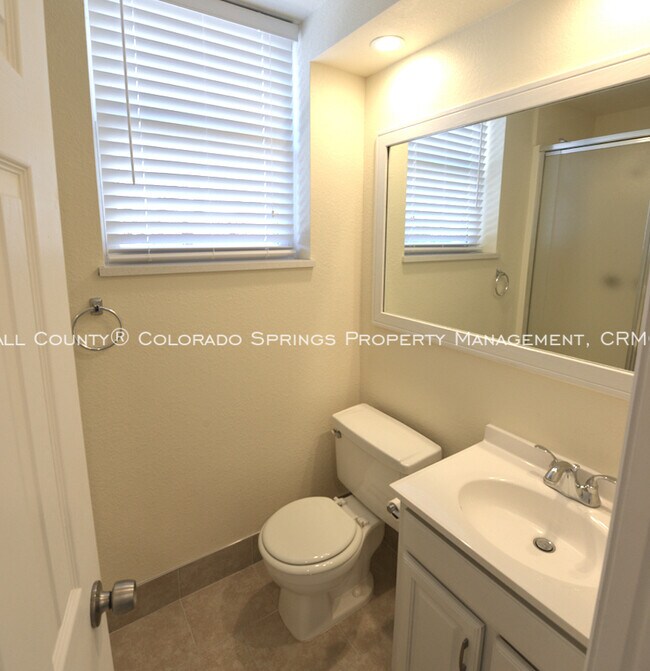 Building Photo - 124 N Brentwood Dr