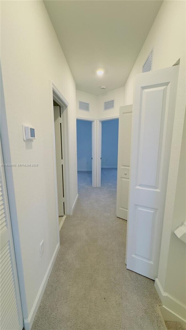 Building Photo - 2755 SE 25th Ave