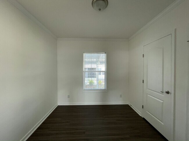 Building Photo - 5018 Windmill Manor Ave