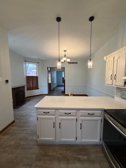 Building Photo - 501 Russell St