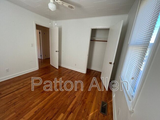 Building Photo - 120 Cedar Hill Rd