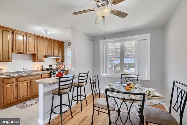 Building Photo - 2845 Plainfield Rd