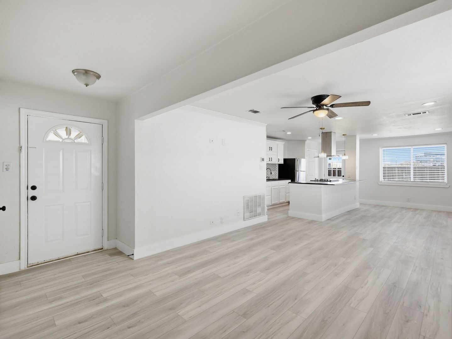 Building Photo - 1002 Mardi Gras Ln