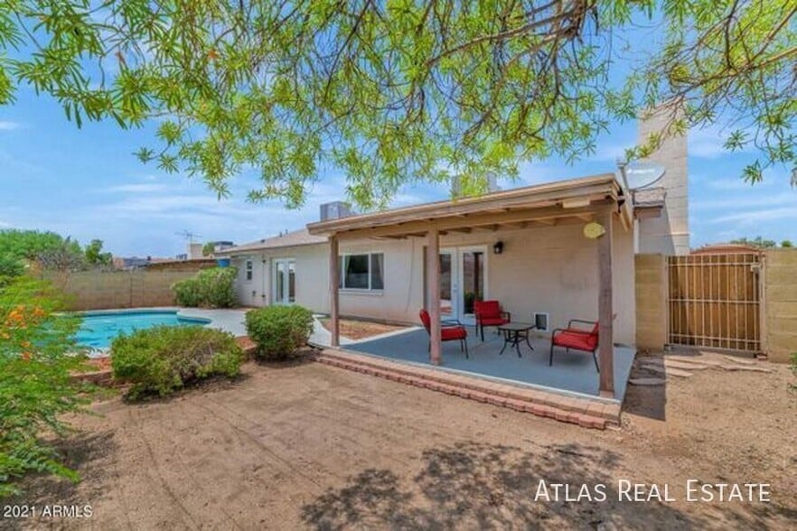 Building Photo - 4145 W Bluefield Ave