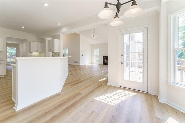Building Photo - 3272 Pomarine Ln NW