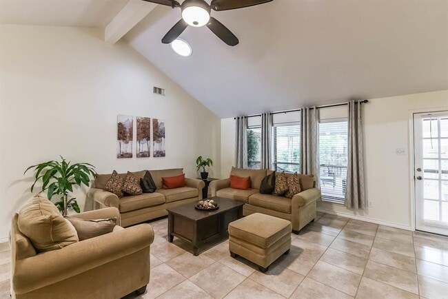Building Photo - 22314 Rangeview Dr