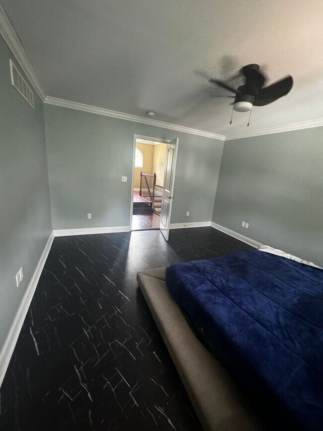 Building Photo - 3 Bedroom Single Family Home in Cincinnati