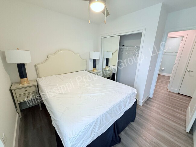 Building Photo - 3BR/3BA For Rent