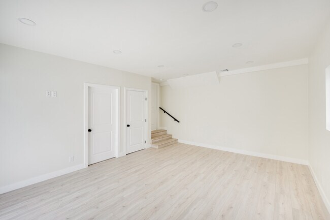 Building Photo - 1236 N Reese Pl