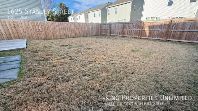 Building Photo - 1625 Stanley St