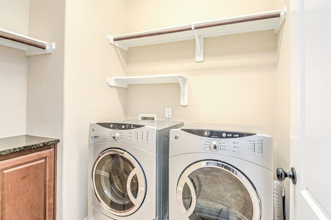 Building Photo - 19 Cheswood Manor Court