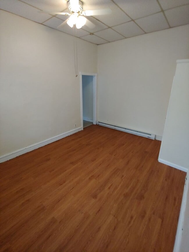 Building Photo - West Philly Studio